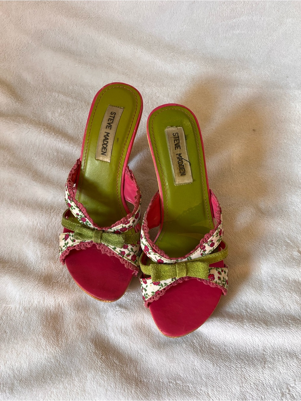Steve Madden Pink Floral Slide Sandals with Green Bow Accent